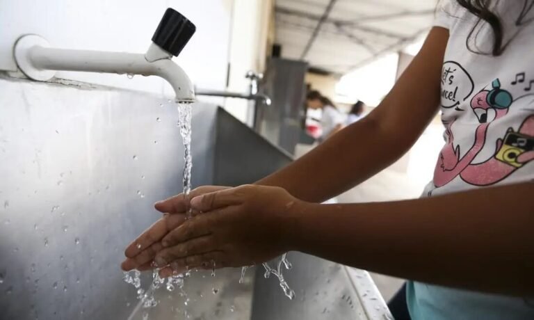 Água tratada chega a 87% dos pernambucanos, e esgoto a apenas 34%, afirma TCE