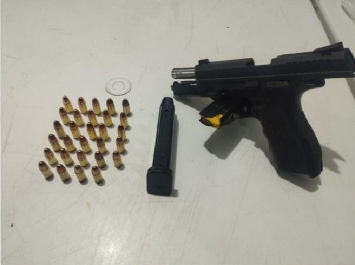 Petrolina (PE): Homem é flagrado com arma de fogo e acaba preso 